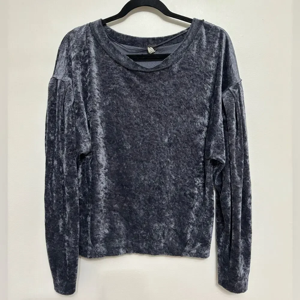 We the Free Crushed Velvet Sweatshirt in Gray - Size XS